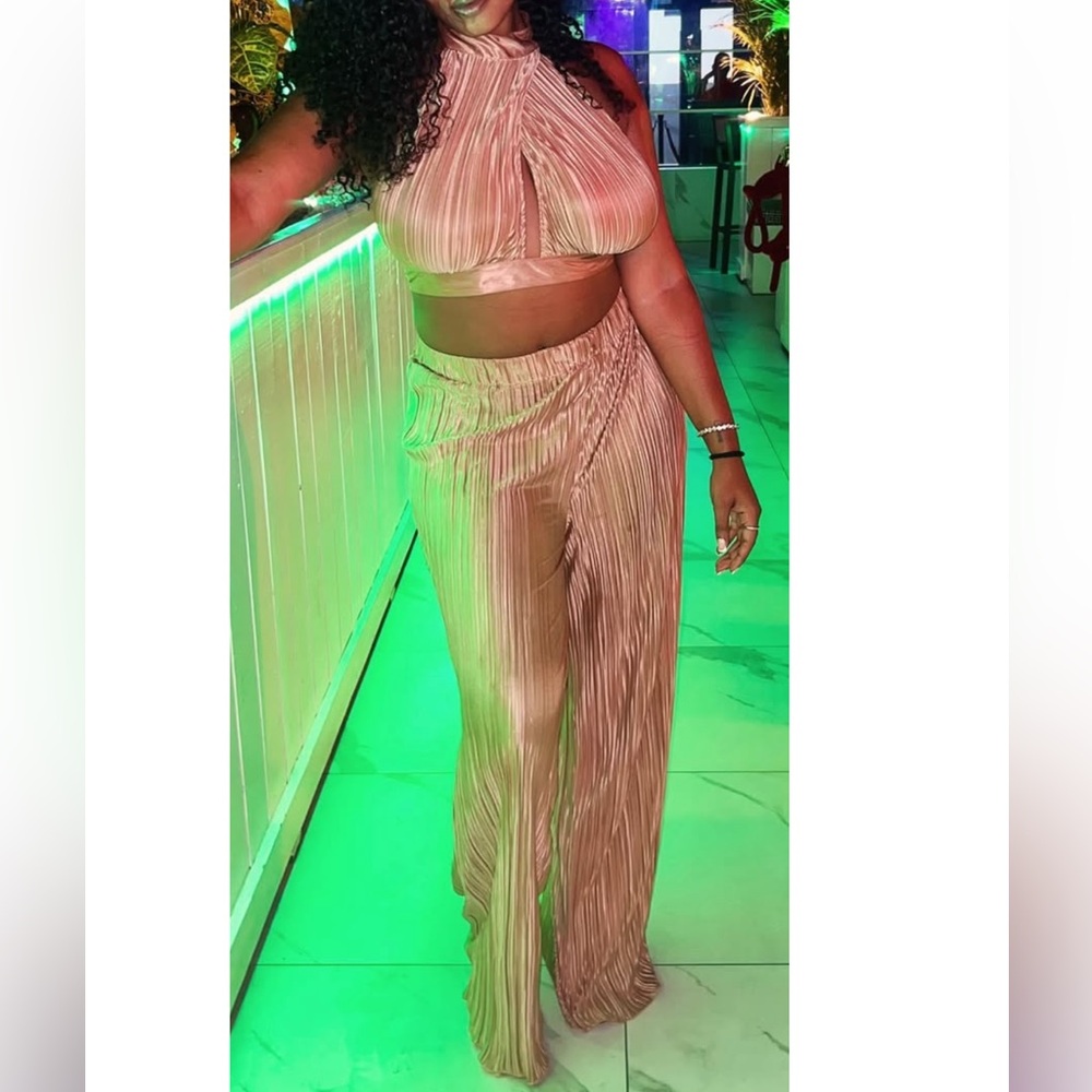 Two piece set in Champagne